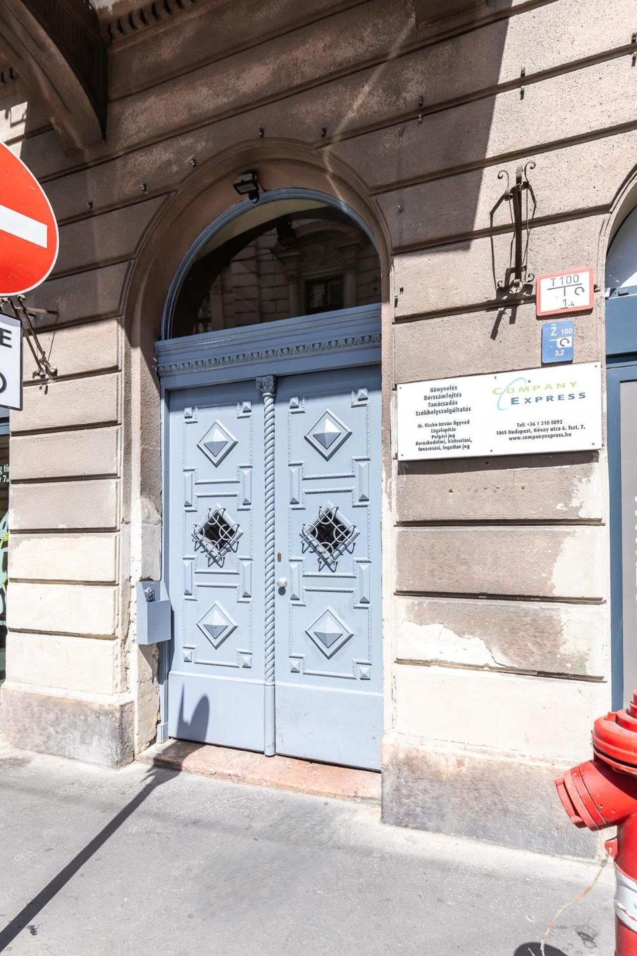 Writer's Place - Downtown Opera Budapeszt